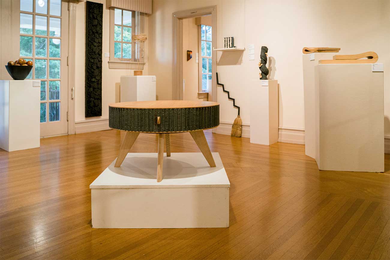 Gallery With Artwork Set