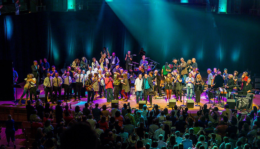 Bandhouse Gigs Large Group Taking A Final Bow On Stage