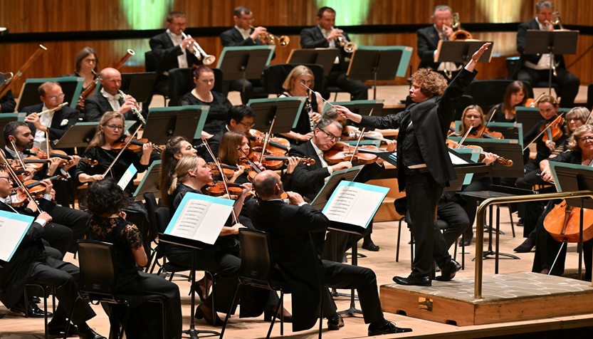 Philharmonia Orchestra Santtu Matias Rouvali Close Up Credit Marc Gascoigne 833X476