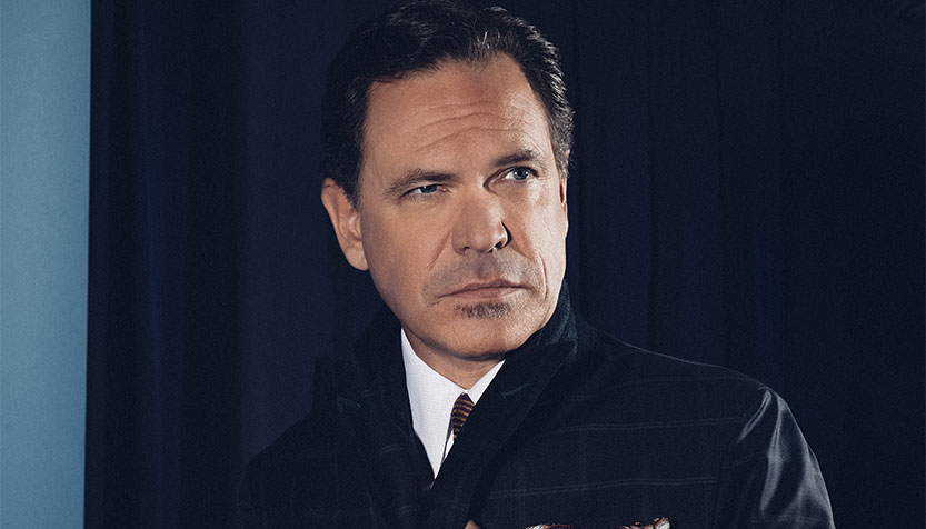 Kurt Elling Wearing A Plaid Coat