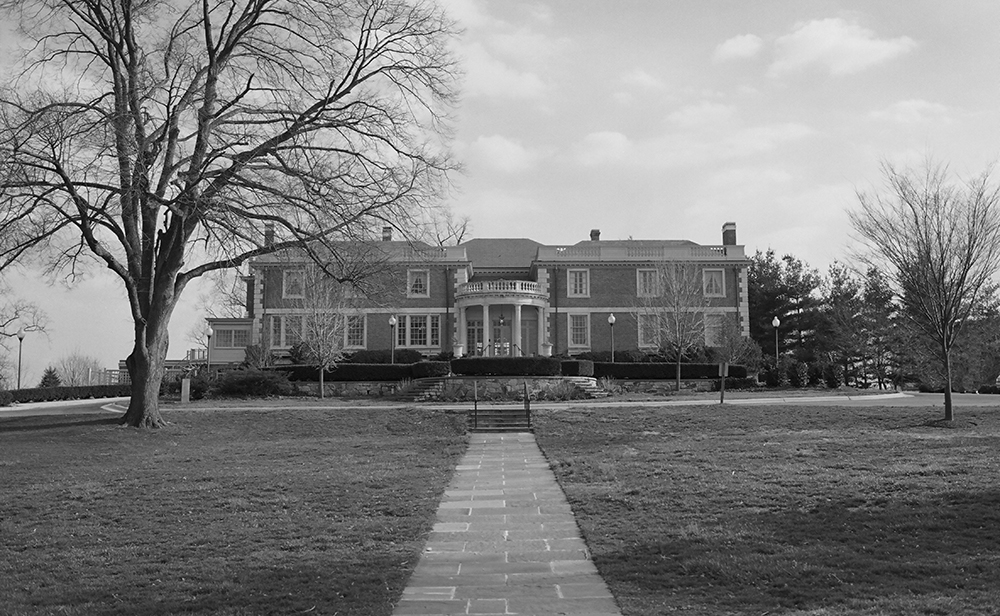 Mansion Strathmore Hauntings