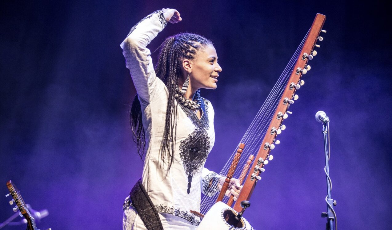 Sona Jobarteh Performing Live