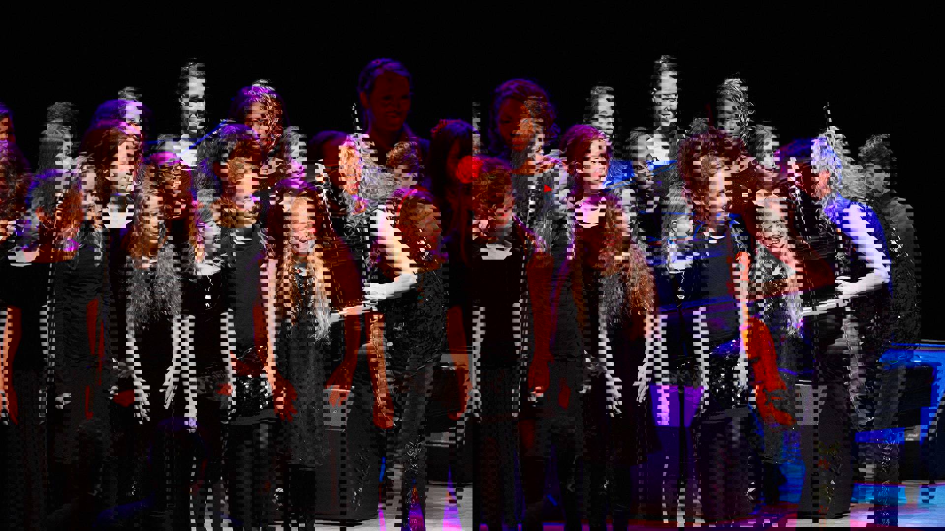 Natalie Macmaster And Members Of Strathmore Children's Chorus On Stage 1920X1080